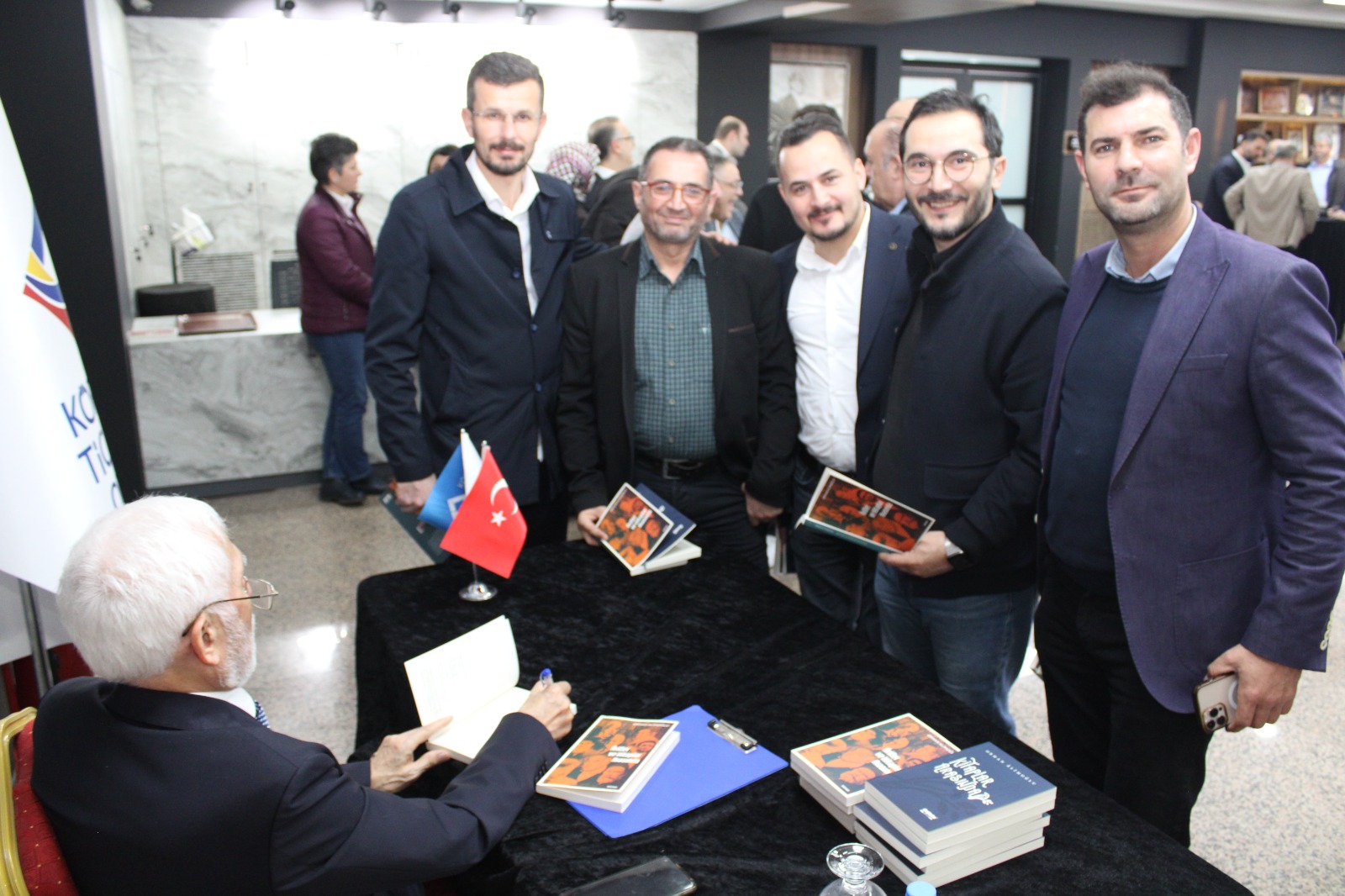 SIGNING CEREMONY WAS HELD AT THE GULF CHAMBER OF COMMERCE