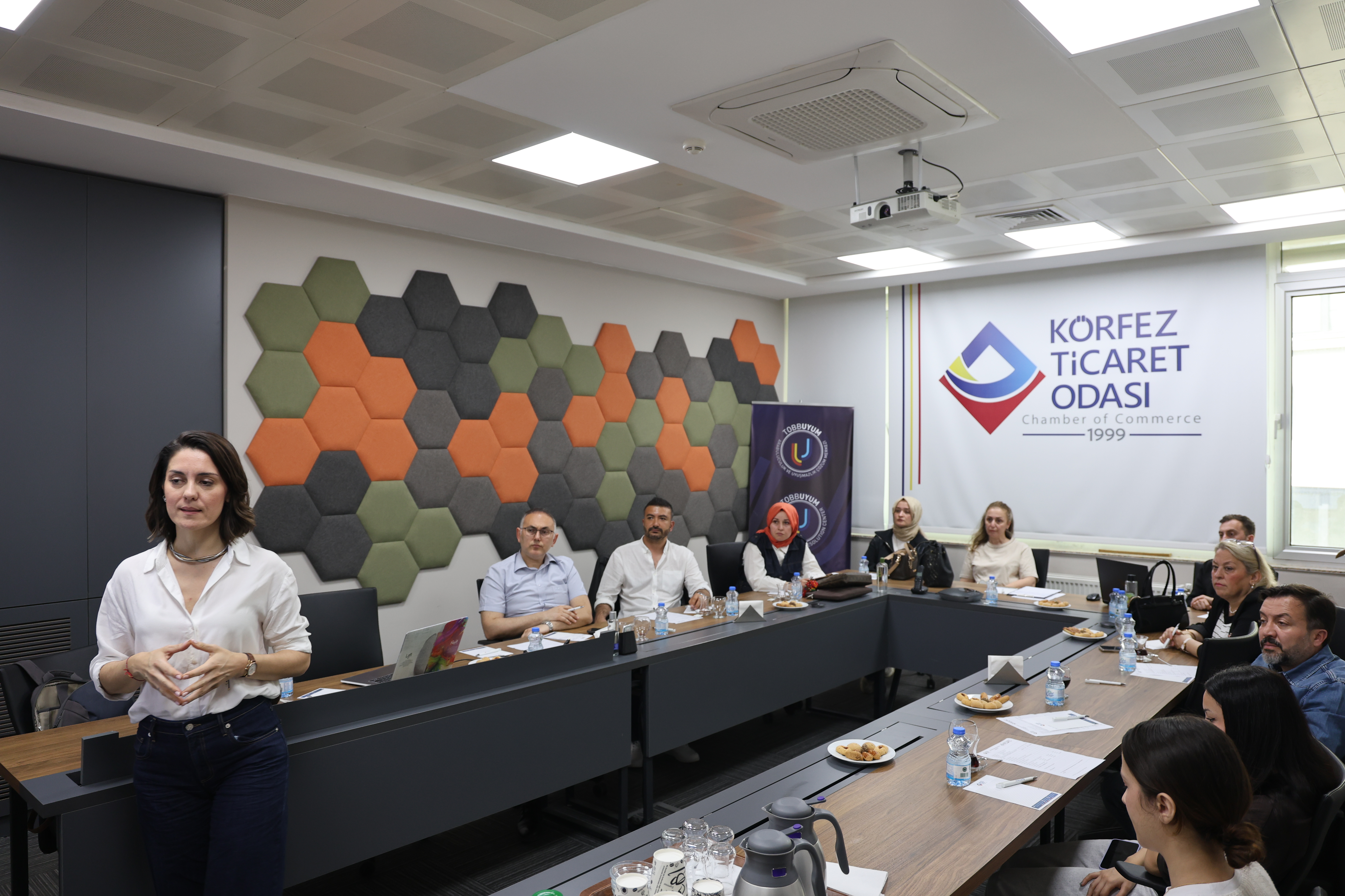 İK Süreçlerinde Yapay Zekâ Dönüşümü Körfez Ticaret Odası’nda Ele Alındı